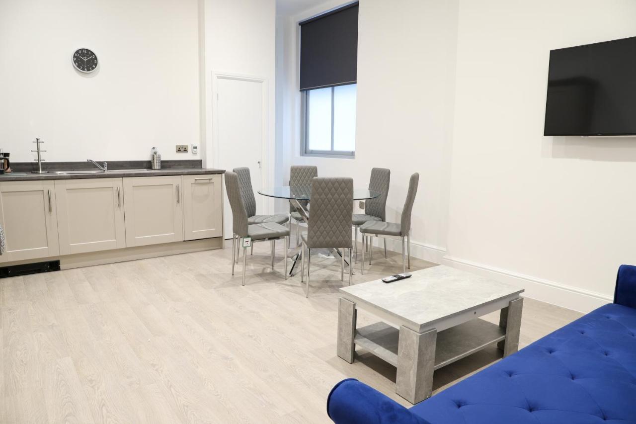 16 Queen Avenue City Centre Serviced Apartment W Free Parking Liverpool Exterior photo